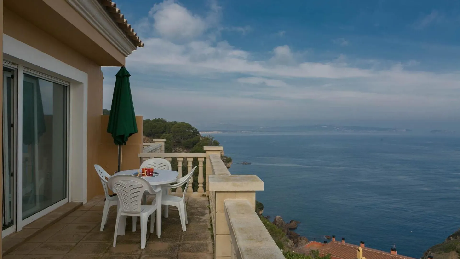 3 Bedroom Apartment In Aiguafreda, Begur. Sea Views And Terrace